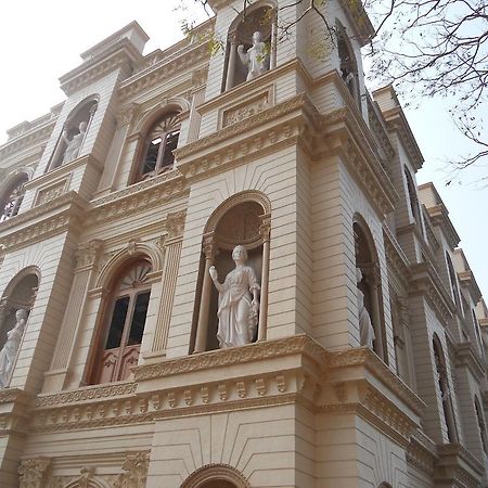 Prayag Aristro Club Hotel Calcutta Buitenkant foto