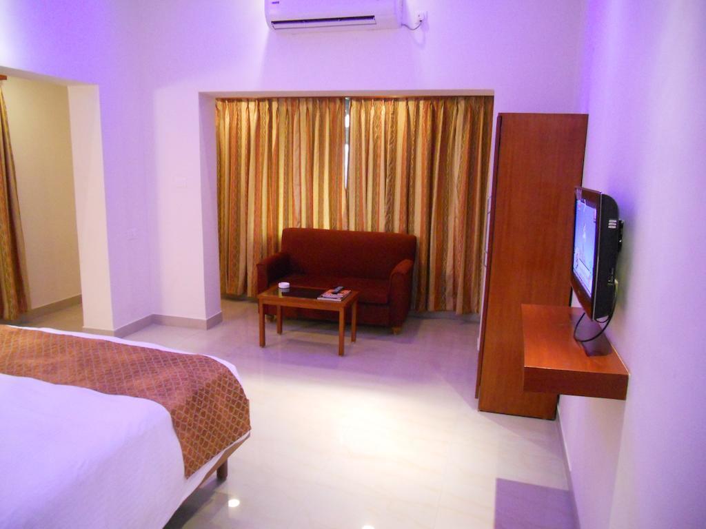 Prayag Aristro Club Hotel Calcutta Kamer foto