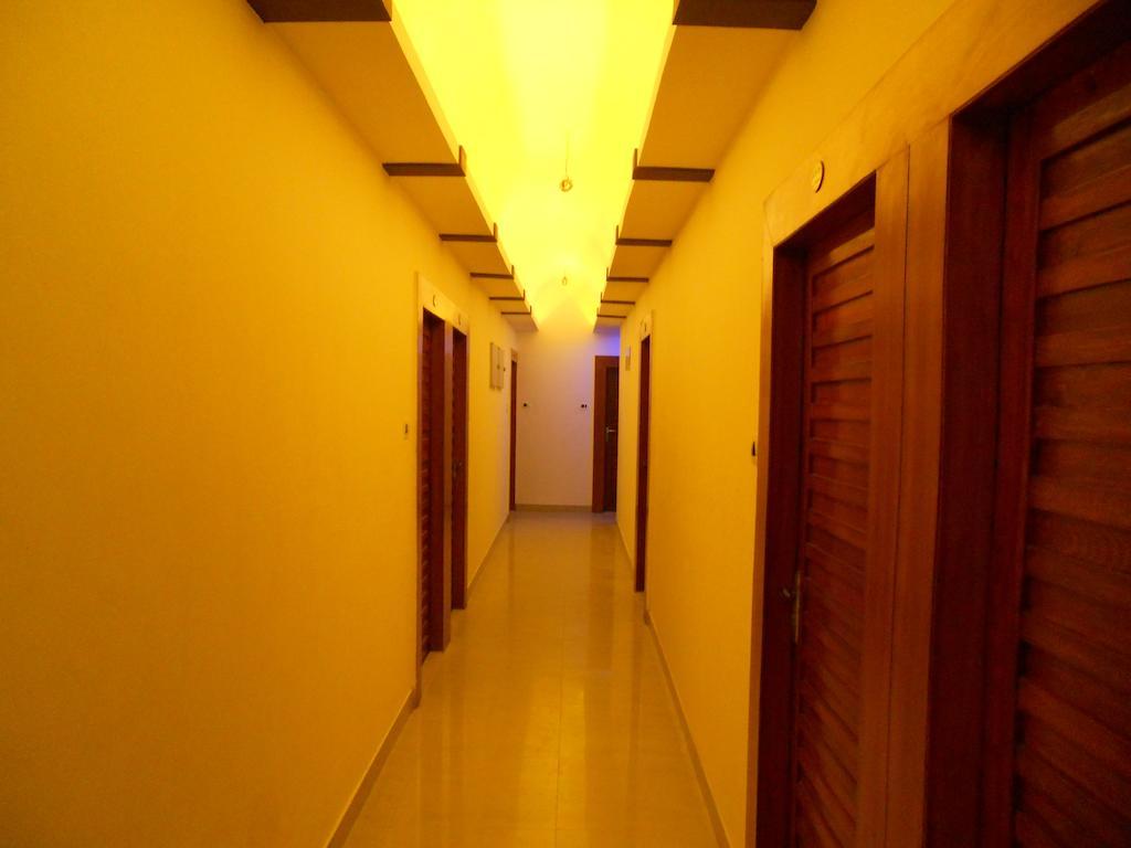 Prayag Aristro Club Hotel Calcutta Buitenkant foto