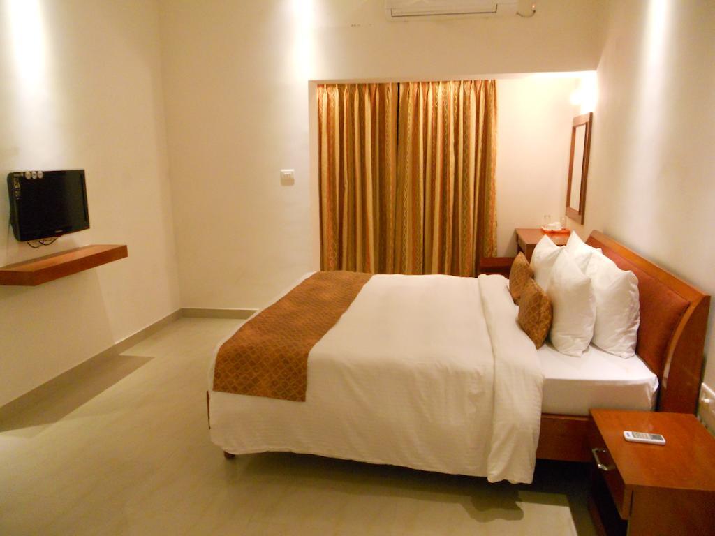 Prayag Aristro Club Hotel Calcutta Kamer foto