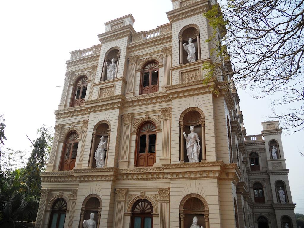 Prayag Aristro Club Hotel Calcutta Buitenkant foto